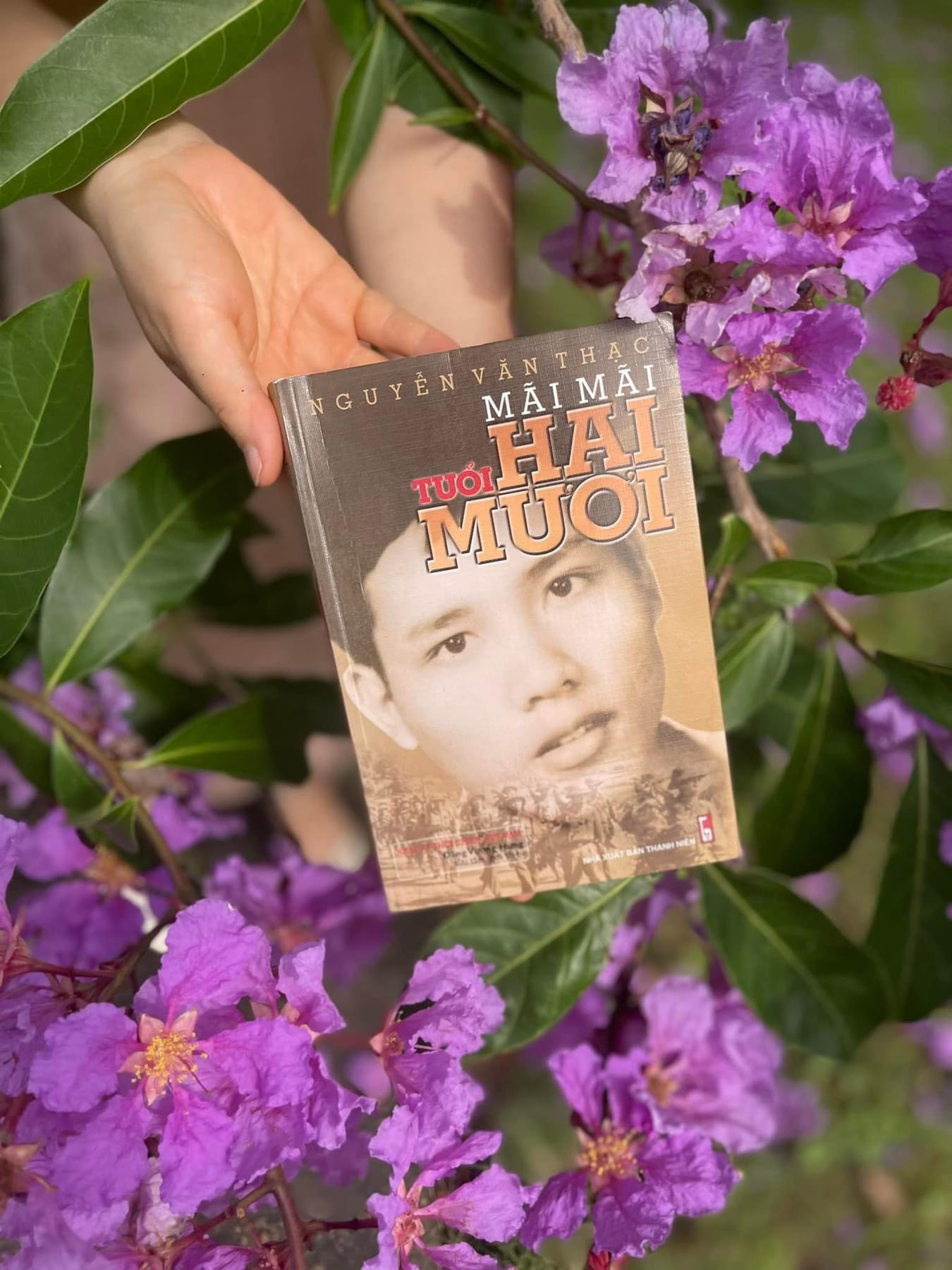 Đọc sách "Mãi mãi tuổi 20" của liệt sỹ Nguyễn Văn Thạc